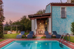 Rondini, Farmhouse with pool
